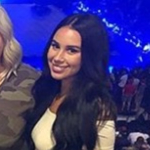 Meet your Posher, Stephanie - Picture 1 of 1